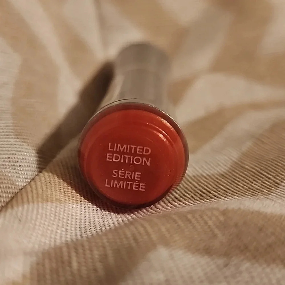 (4) COVERGIRL Incredifull Lipcolor Lipstick Vintage Ruby (Limited Edition) - Picture 4 of 5